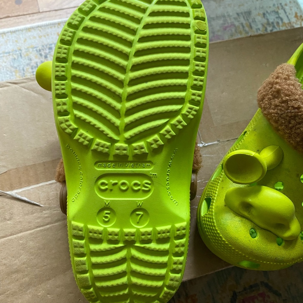 Shrek crocs - Picture 2 of 2